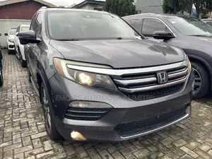 Honda Pilot Touring AWD 2018 Gray