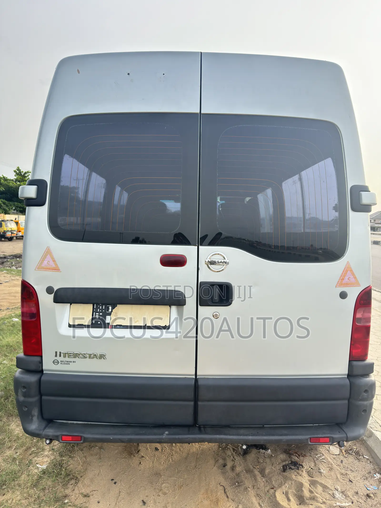 Nissan Caravan (Urvan) 2008 Silver