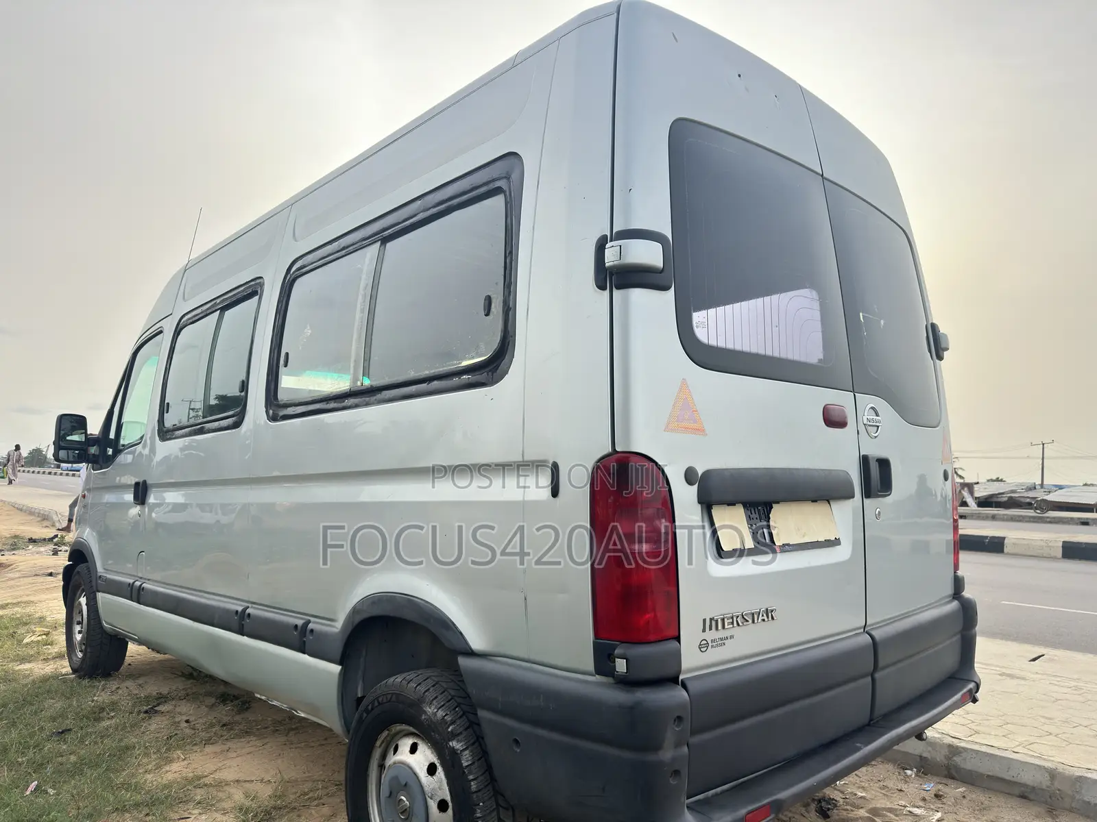 Nissan Caravan (Urvan) 2008 Silver