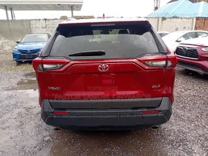 Toyota RAV4 XLE AWD 2024 Red