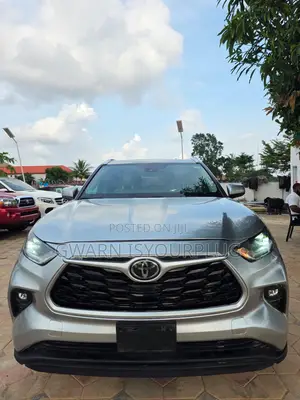 Toyota Highlander XLE FWD 2020 Silver