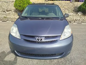 Toyota Sienna LE 2009 Blue