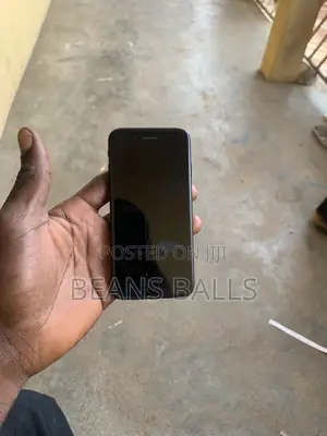 Apple iPhone 7 32 GB Black