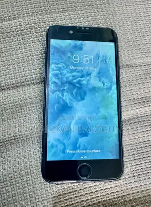 Apple iPhone 7 32 GB Black
