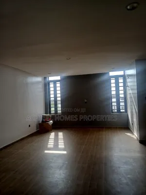 2bdrm Apartment in Near Oba Musa, Lekki Phase 2 for sale