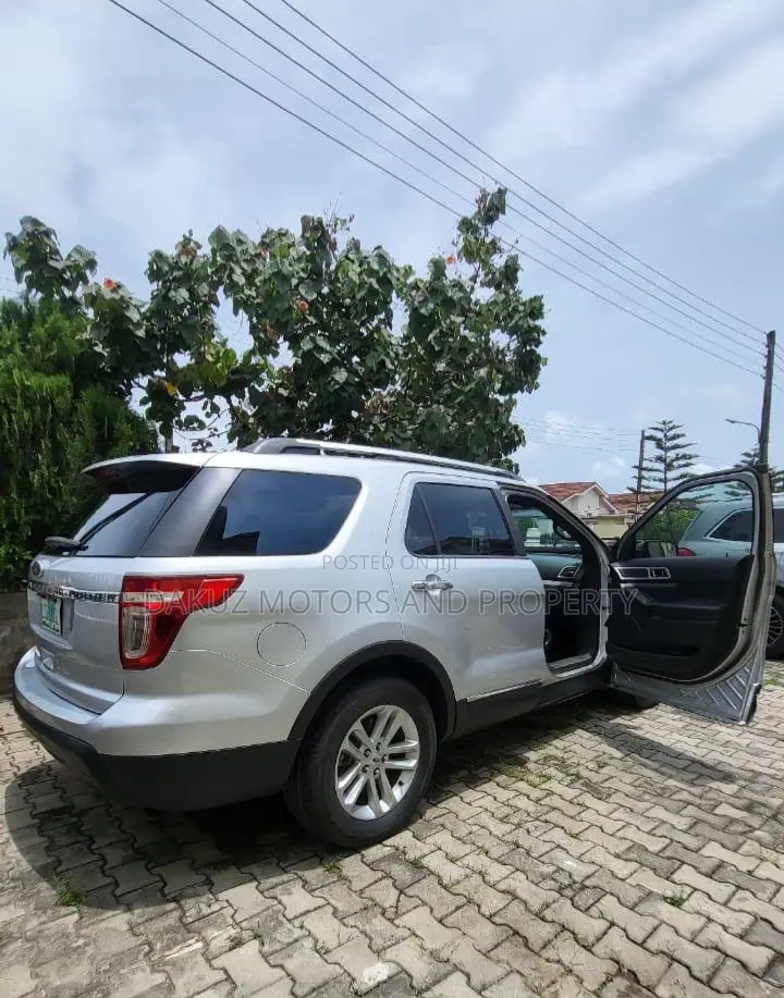 Ford Explorer 2013 Silver