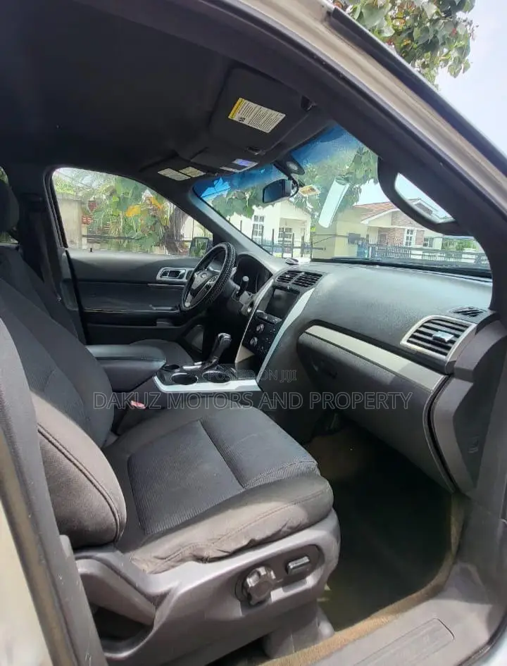 Ford Explorer 2013 Silver