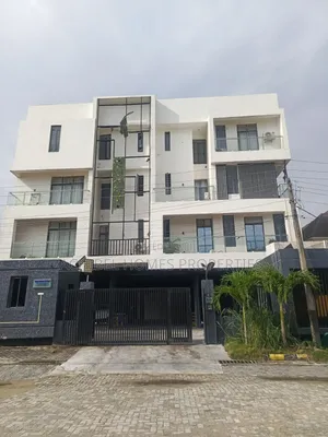 2bdrm Apartment in Near Oba Musa, Lekki Phase 2 for sale
