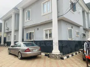 3 Bedroom Block of Flat Upstairs
