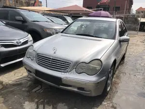Mercedes-Benz C180 2012 Silver