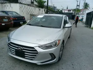 Hyundai Elantra 2018 Silver