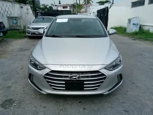 Hyundai Elantra 2018 Silver