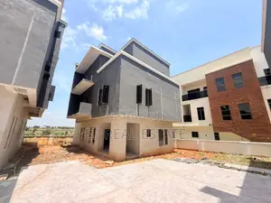5bdrm House in Gwarinpa for sale