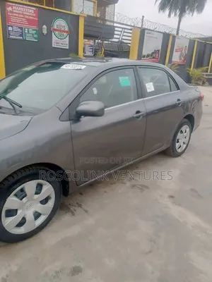 Toyota Corolla LE 4dr Sedan (1.8L 4cyl 4A) 2013 Gray