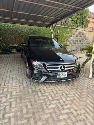 Mercedes-Benz E300 2016 Black