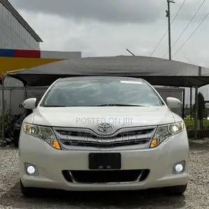 Toyota Venza V6 AWD 2011 White
