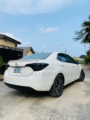 Toyota Corolla S Premium 4dr Sedan (1.8L 4cyl CVT) 2015 White