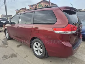 Toyota Sienna LE FWD 8-Passenger 2013 Burgundy