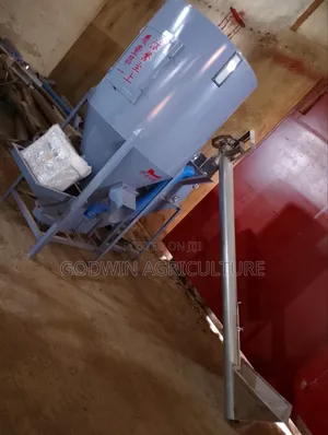 Feed Milling Machine (Crusher/Mixer) With Screw Conveyor