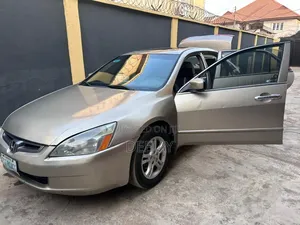 Honda Accord 2004 Gold