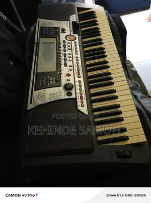 Yamaha PSR-550 Keyboard