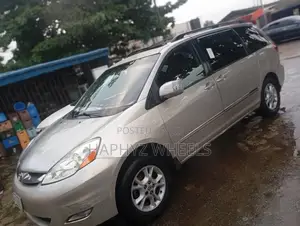 Toyota Sienna XLE Limited AWD 2006 Gold