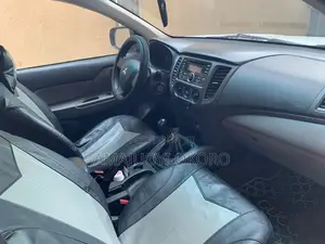 Mitsubishi L200 2019 White