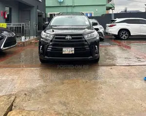 Toyota Highlander SE 2019 Black