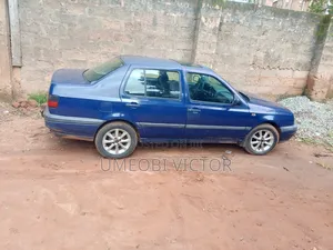 Volkswagen Vento 2001 Blue