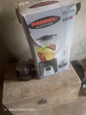2-in-1 Electric Blender and Grinder – Good Condition