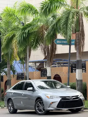Toyota Camry SE 4dr Sedan (2.5L 4cyl 6A) 2016 Silver