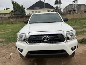 Toyota Tacoma 2015 White
