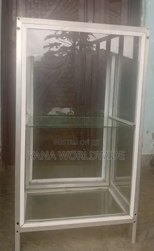 Neatly Used Glass Display Cabinet / Showglass