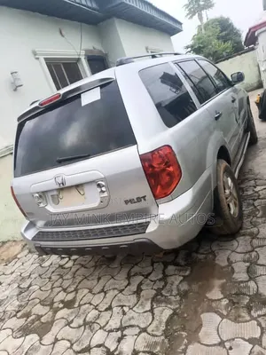 Honda Pilot 2005 Silver