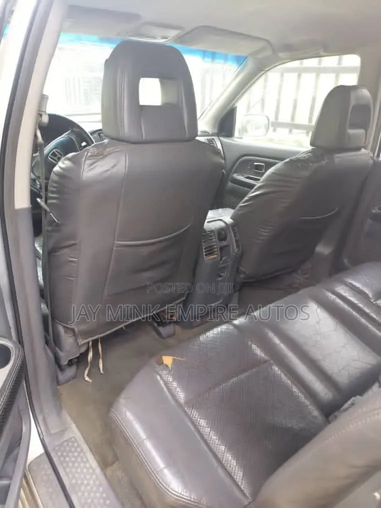 Honda Pilot 2005 Silver