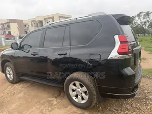 Toyota Land Cruiser Prado 2016 Black