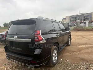 Toyota Land Cruiser Prado 2016 Black