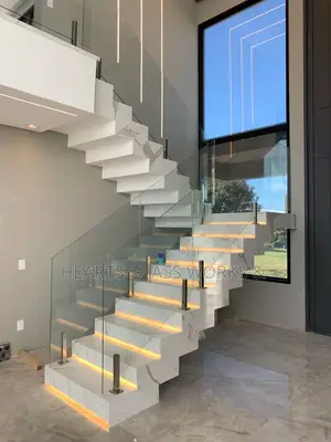 Premium Spigot-Mounted Glass Staircase