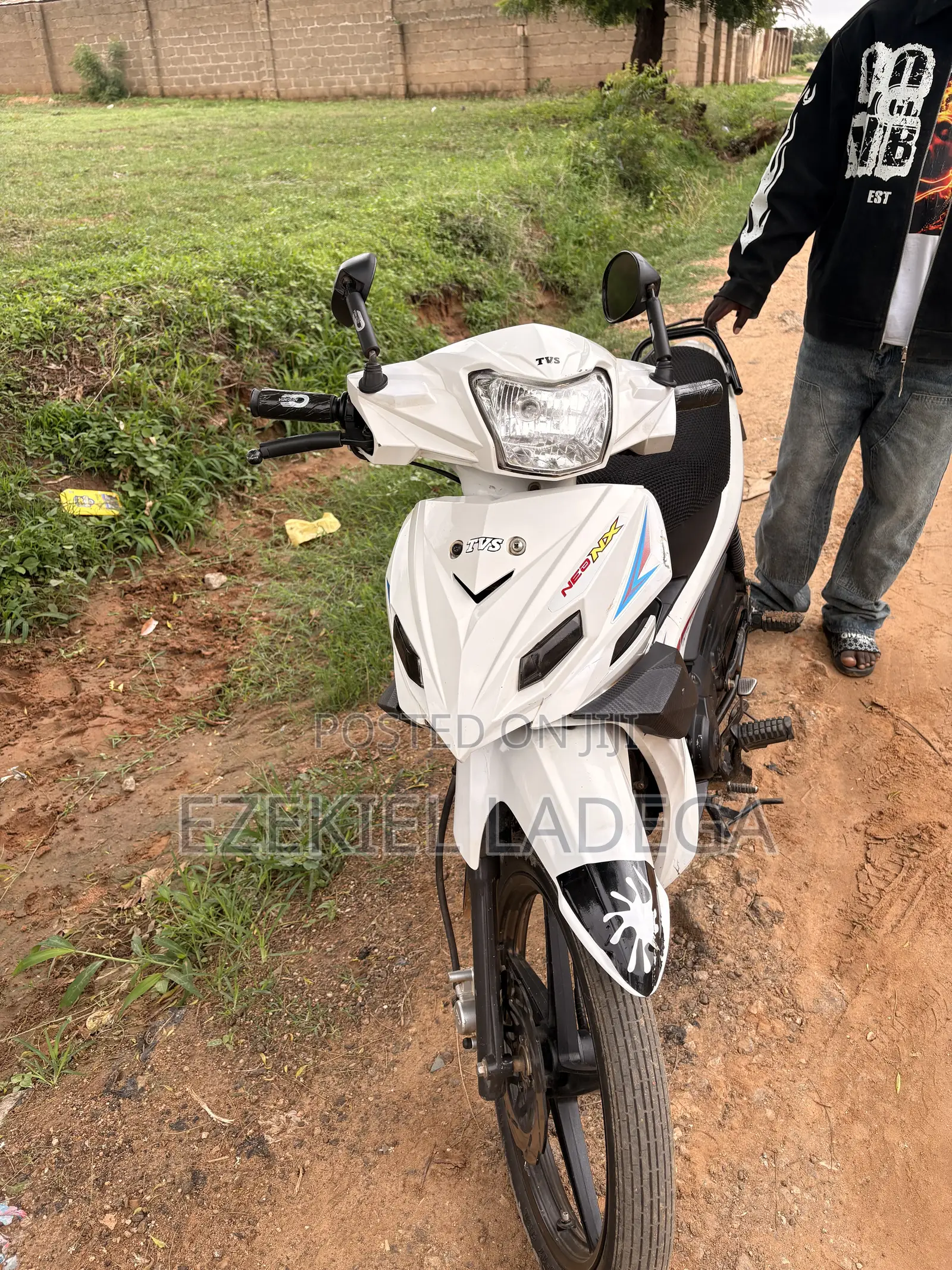 TVS Neo NX 2024 White