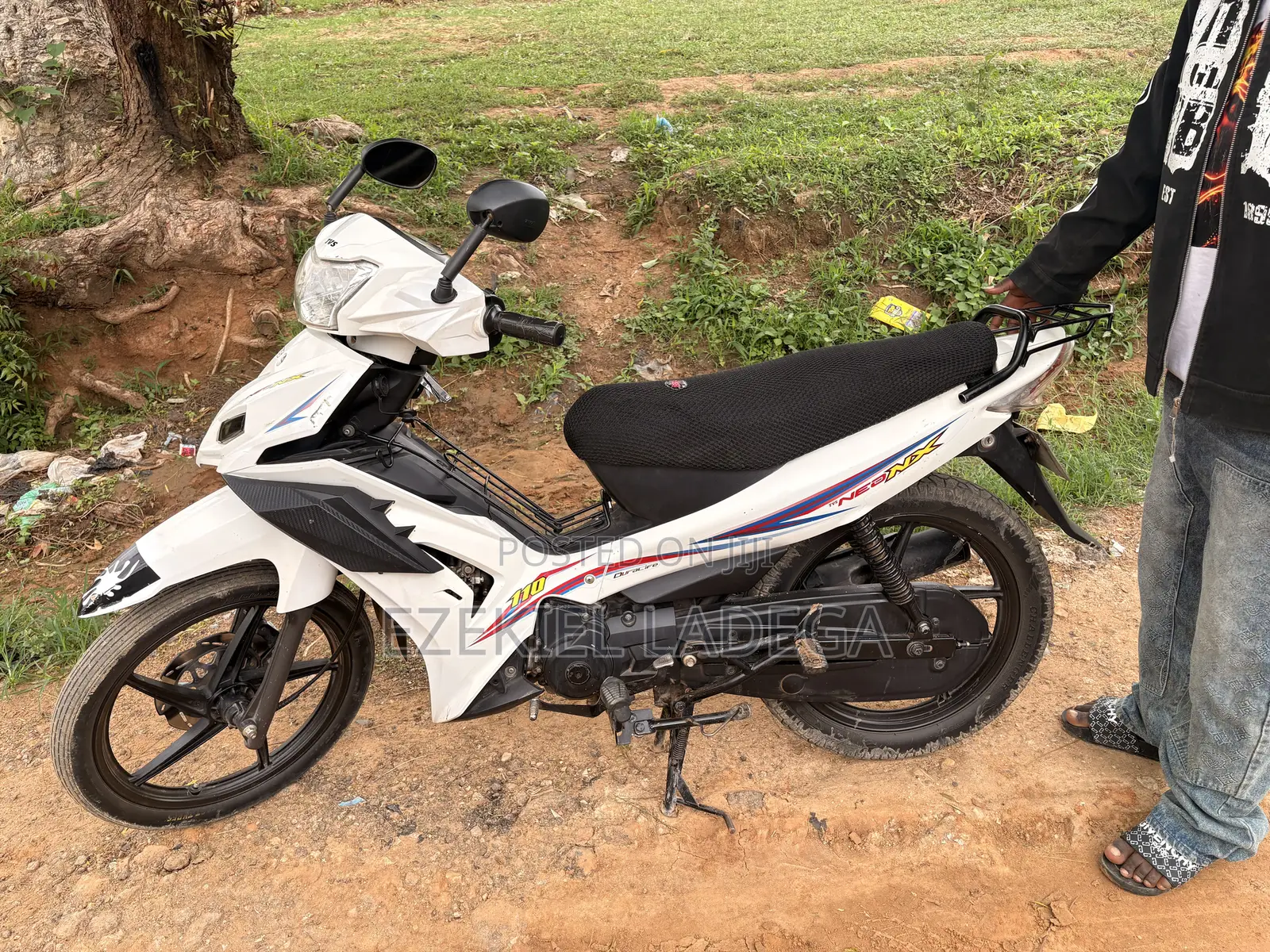 TVS Neo NX 2024 White