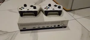 Xbox One S 2tb With 2 Controller