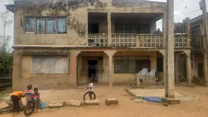 18bdrm House in Off Alalubosa Estate, Ibadan for sale