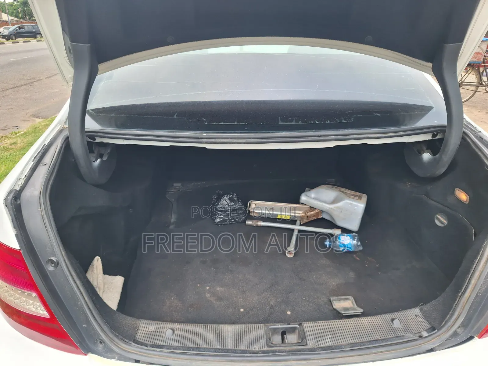 Mercedes-Benz C250 2008 White