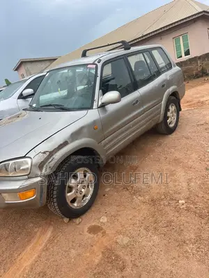 Toyota RAV4 1999 Gray