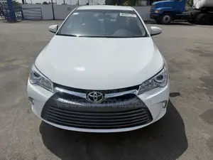 Toyota Camry LE 4dr Sedan (2.5L 4cyl 6A) 2016 White