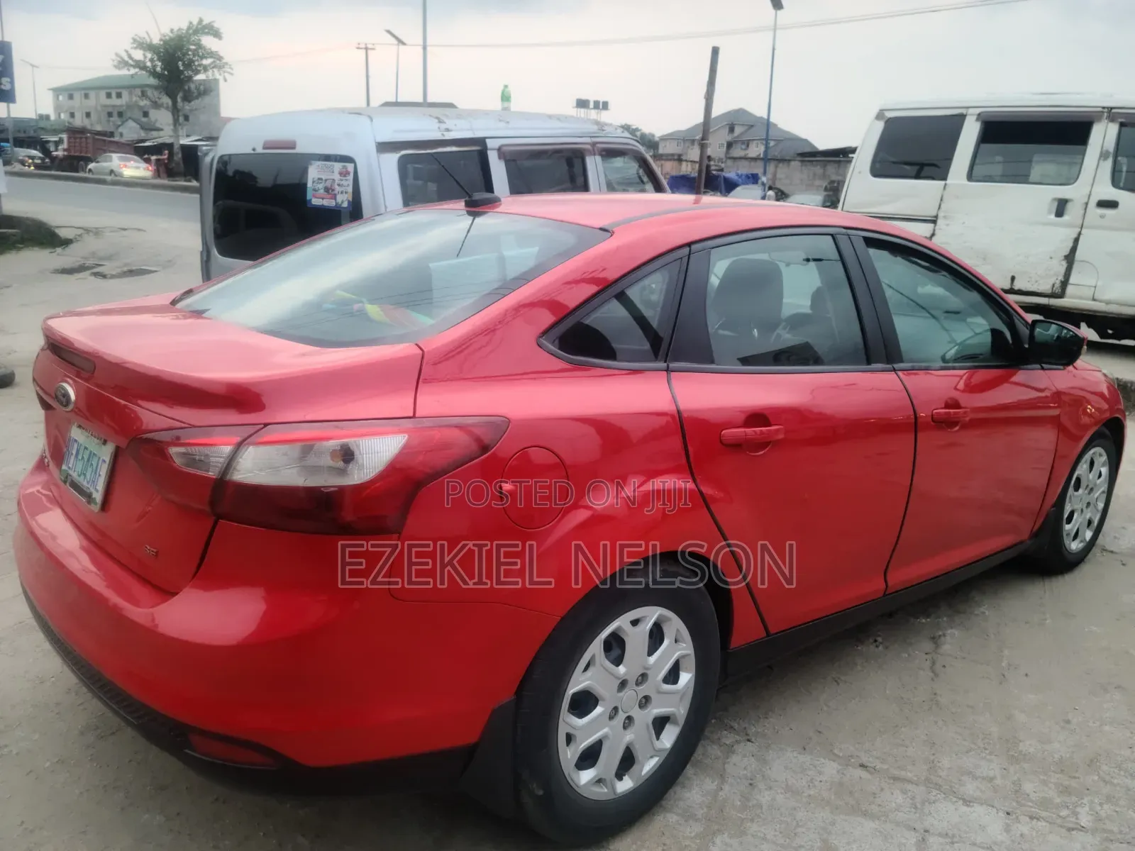 Ford Focus 2012 Red