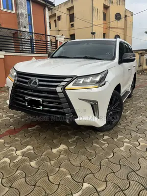 Lexus LX 570 (5 seats) AWD 2017 White