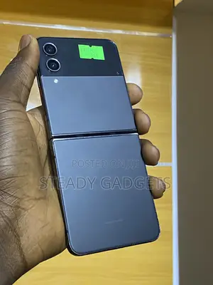 Samsung Galaxy Z Flip4 256 GB Black