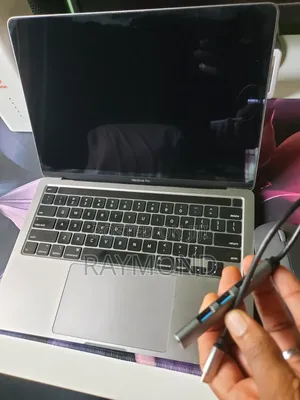 Laptop Apple MacBook Pro 2020 8GB Intel Core i5 SSD 256GB