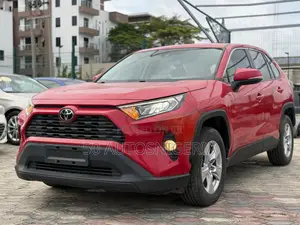 Toyota RAV4 LE AWD 2020 Red